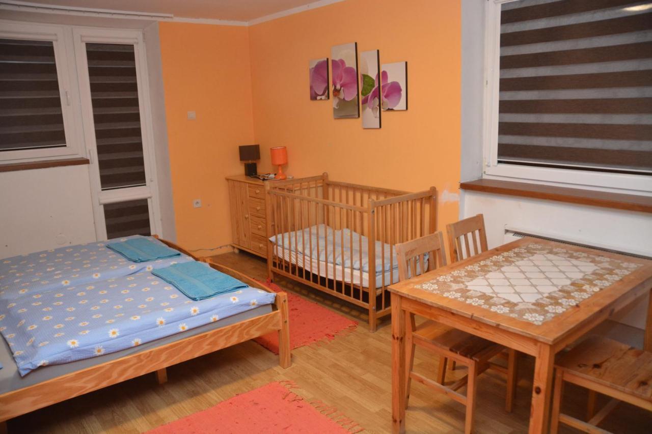 Privat Alexandra Apartman Lipótszentmiklós Kültér fotó