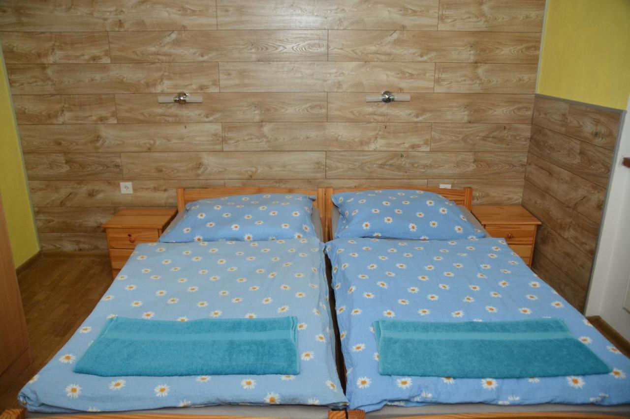 Privat Alexandra Apartman Lipótszentmiklós Kültér fotó